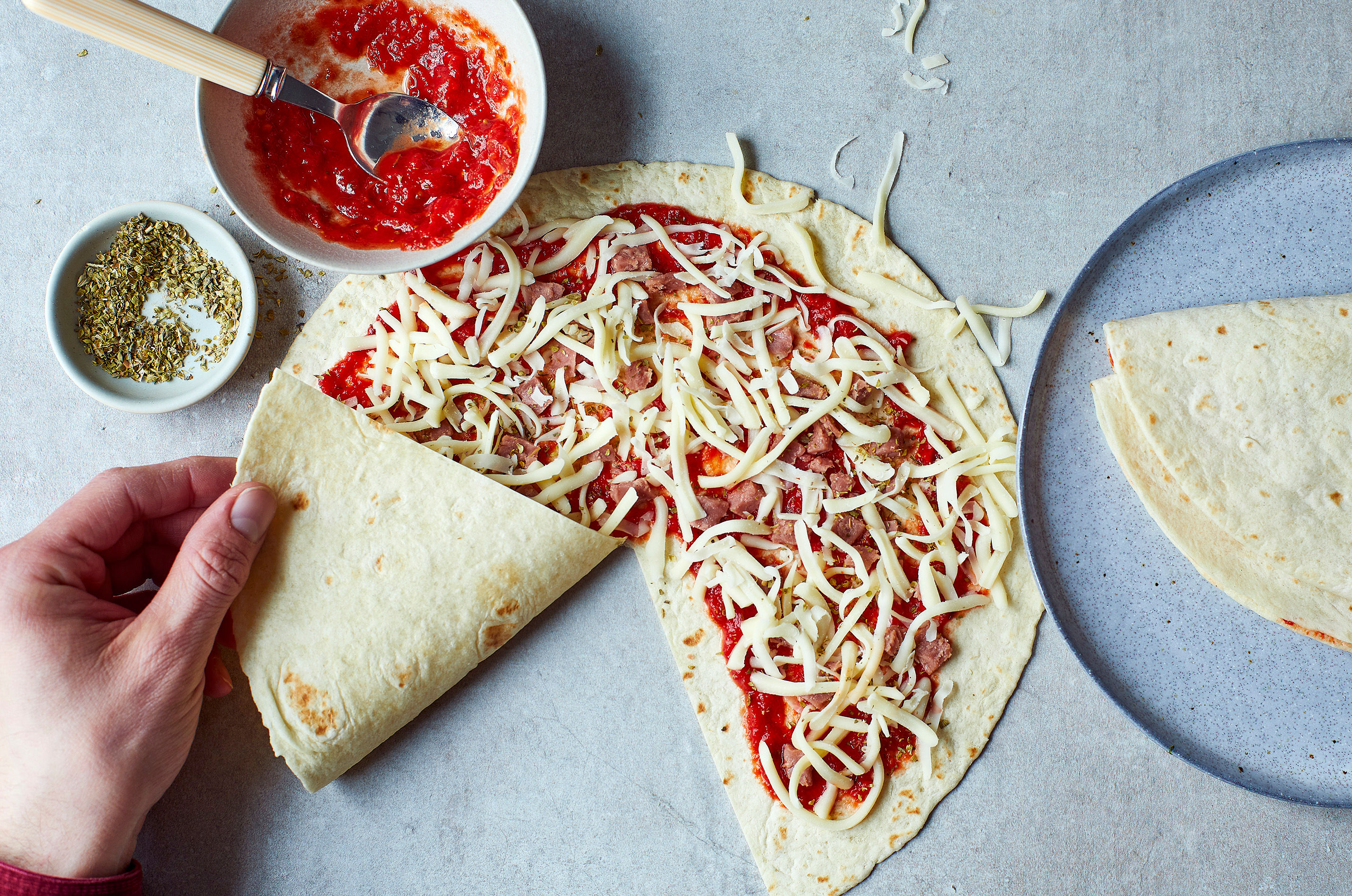 Quick Pizza Wraps with Garlic Dip